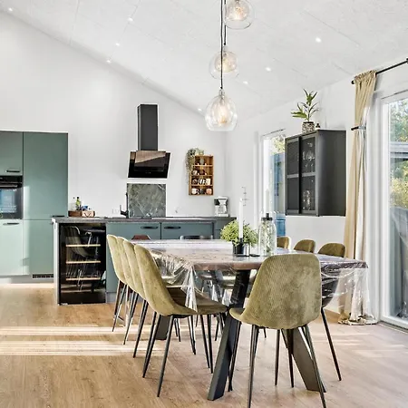 Vakantiehuis Lovely In With Wifi *